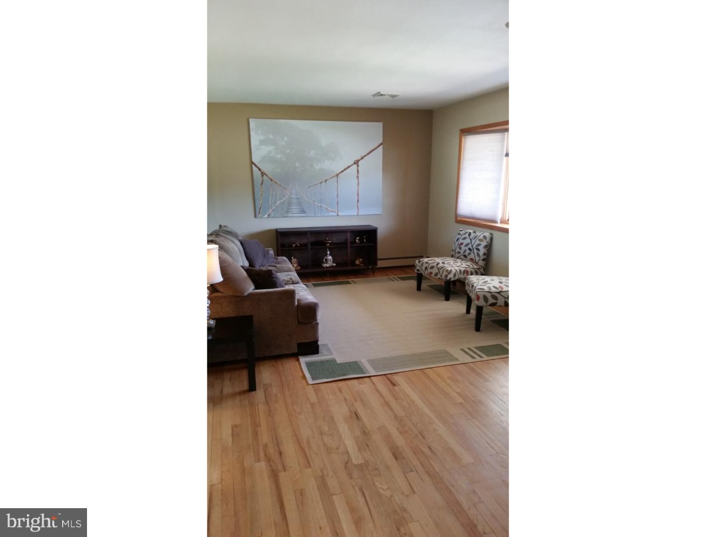 31 Alton Road Trenton, NJ 08619 - Photo 3 of 18 Living Room