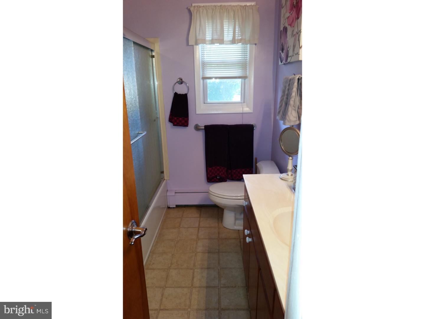 31 Alton Road Trenton, NJ 08619 - Photo 5 of 18 Bathroom