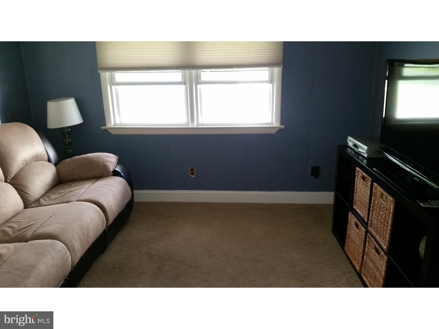 31 Alton Road Trenton, NJ 08619 - Photo 9 of 18 Family Room
