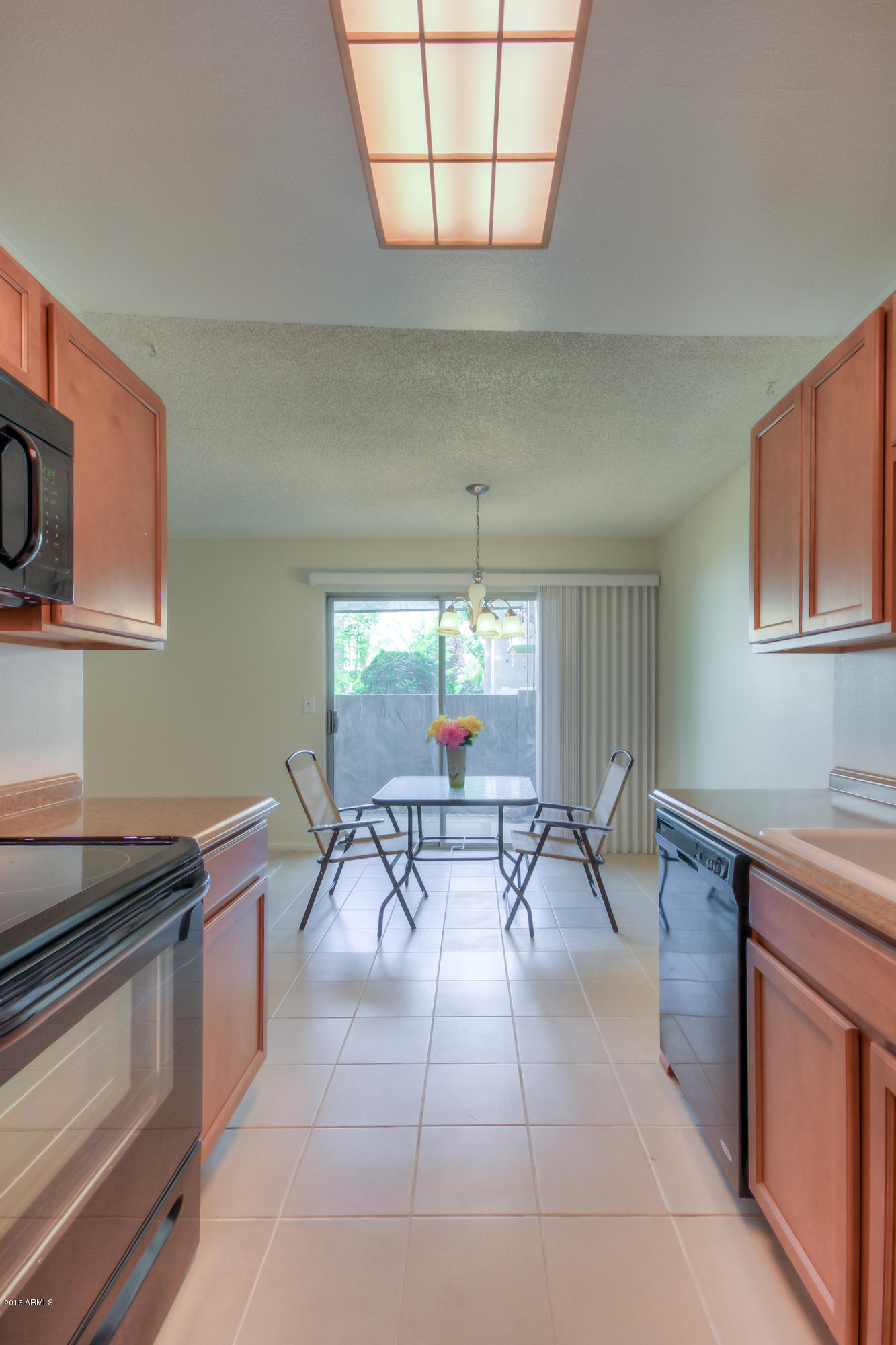 5525 East Thomas Road, Unit O3 Phoenix, AZ 85018 - Photo 12 of 25 Kitchen (5)