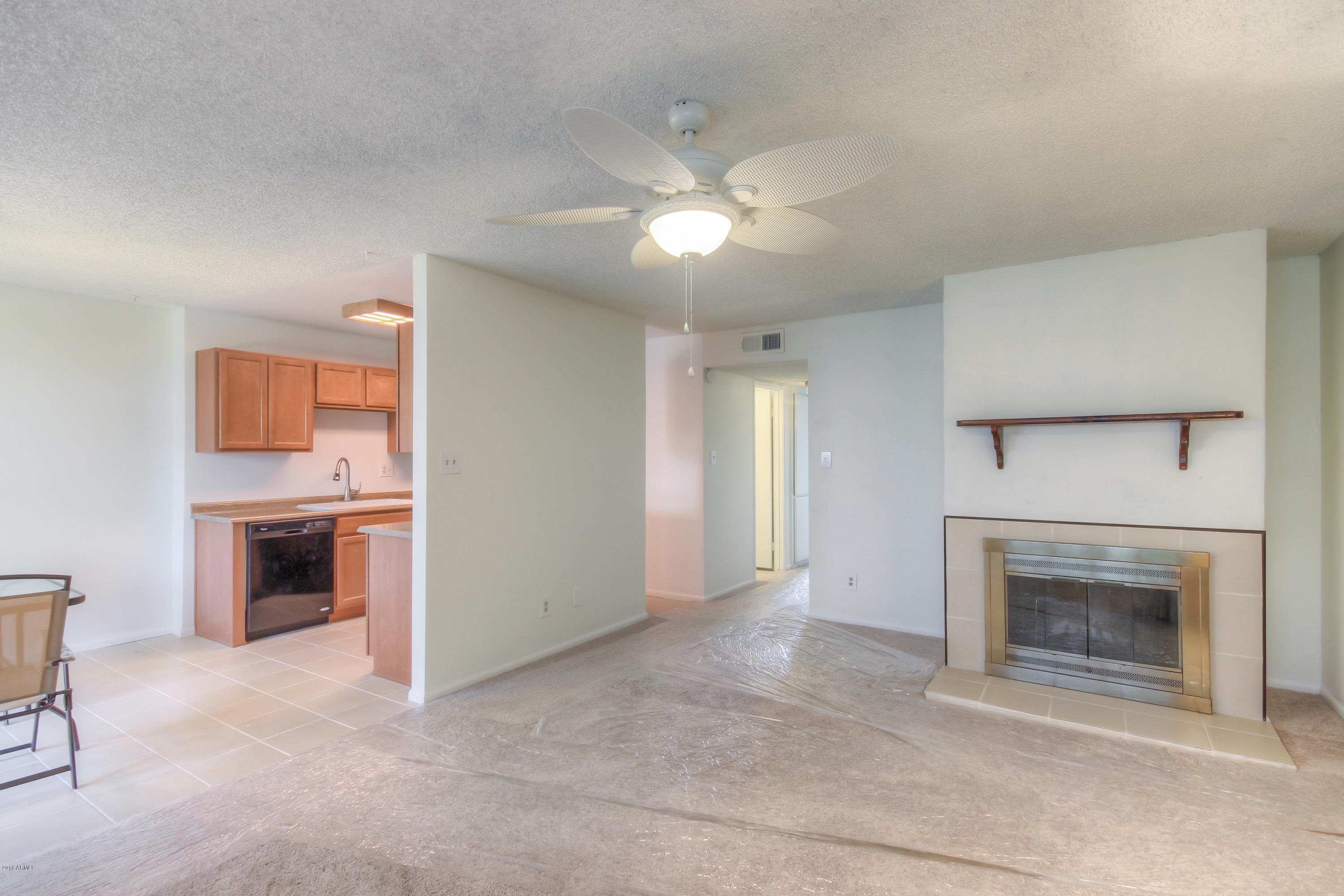 5525 East Thomas Road, Unit O3 Phoenix, AZ 85018 - Photo 5 of 25 Living Room (2)