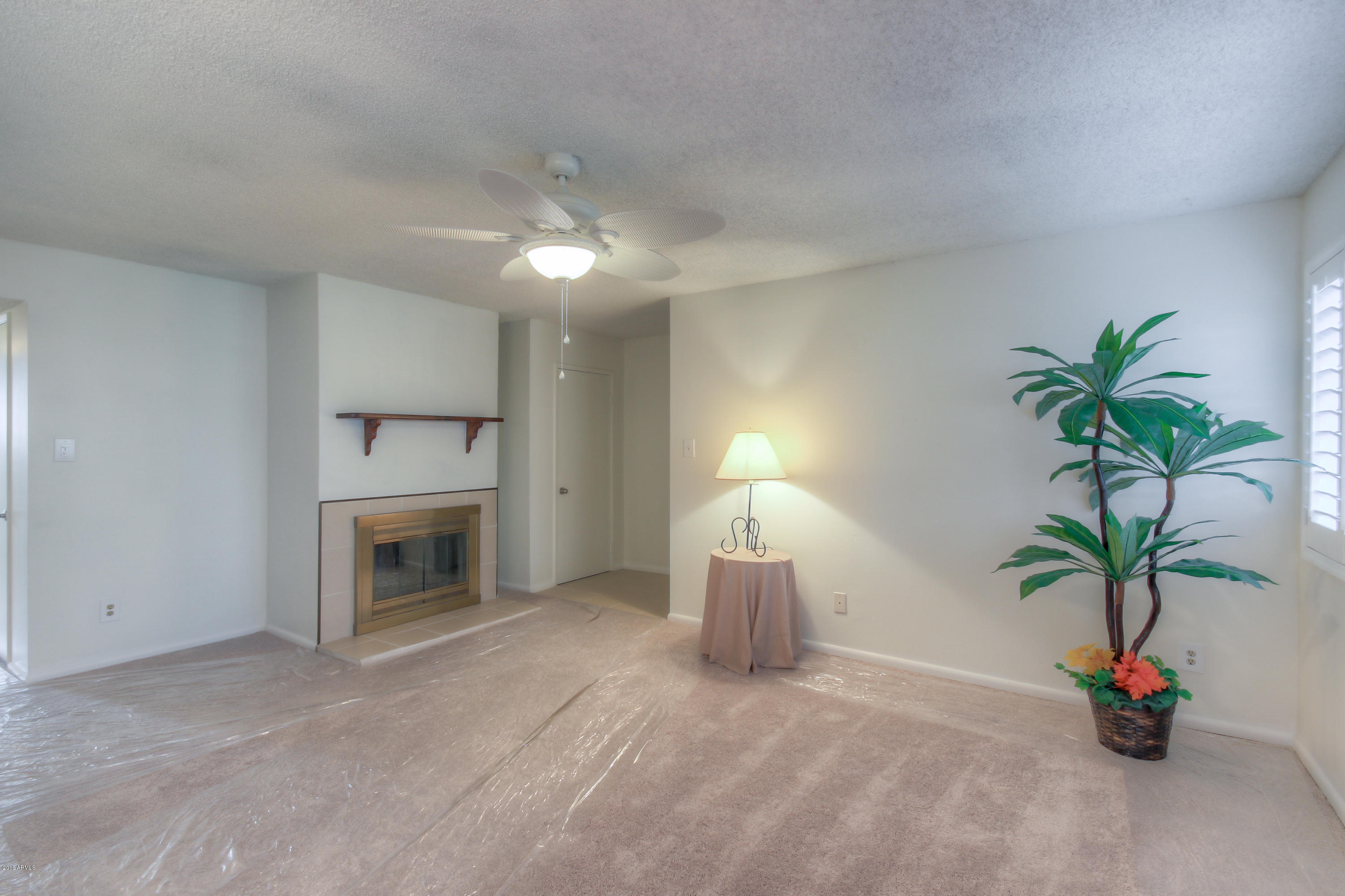 5525 East Thomas Road, Unit O3 Phoenix, AZ 85018 - Photo 6 of 25 Living Room (3)