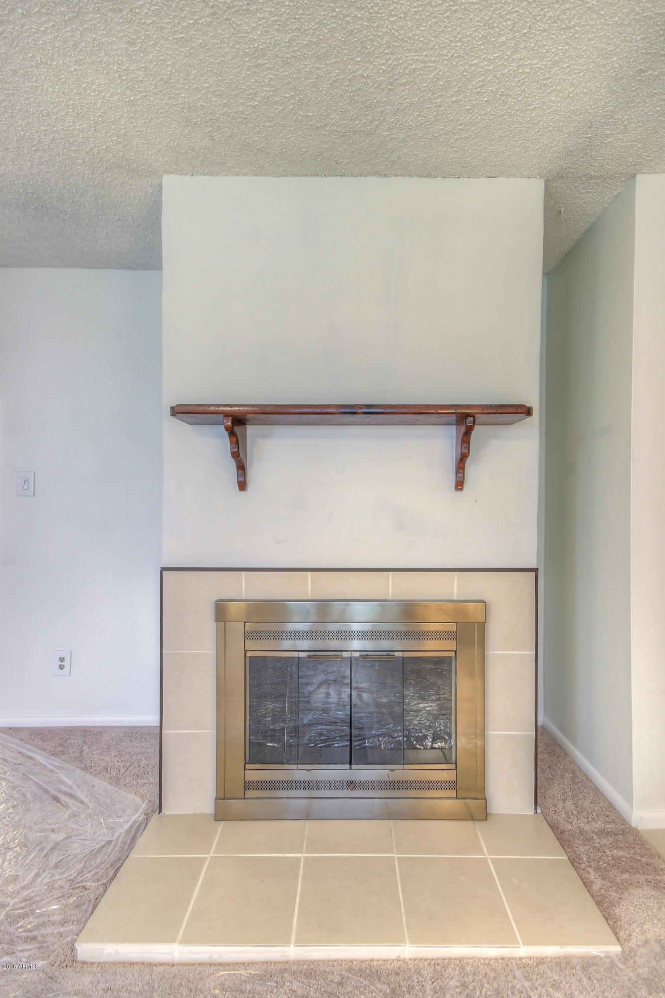 5525 East Thomas Road, Unit O3 Phoenix, AZ 85018 - Photo 7 of 25 Living Room (4)