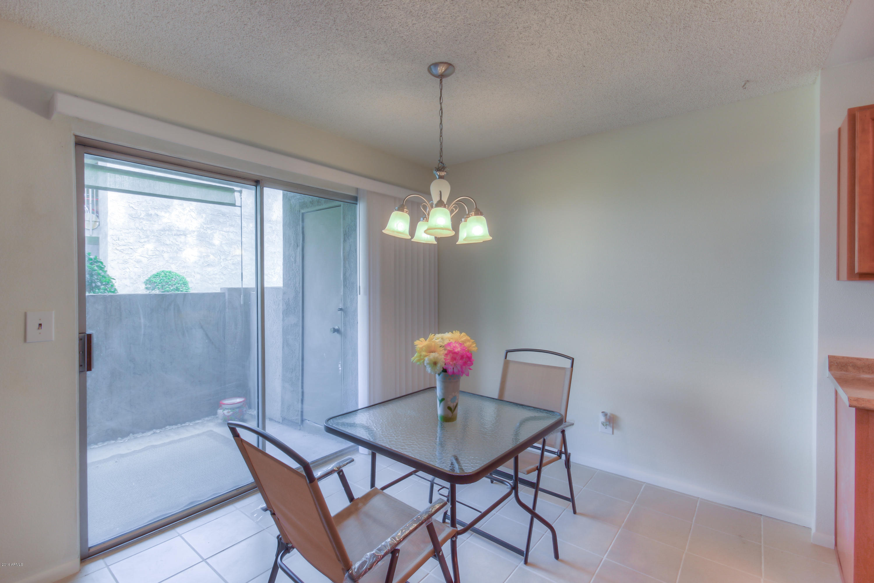 5525 East Thomas Road, Unit O3 Phoenix, AZ 85018 - Photo 8 of 25 Kitchen (1)