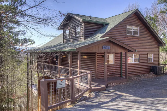 $725,000 | 3779 Old Mountain Road, Sevierville, TN 37876