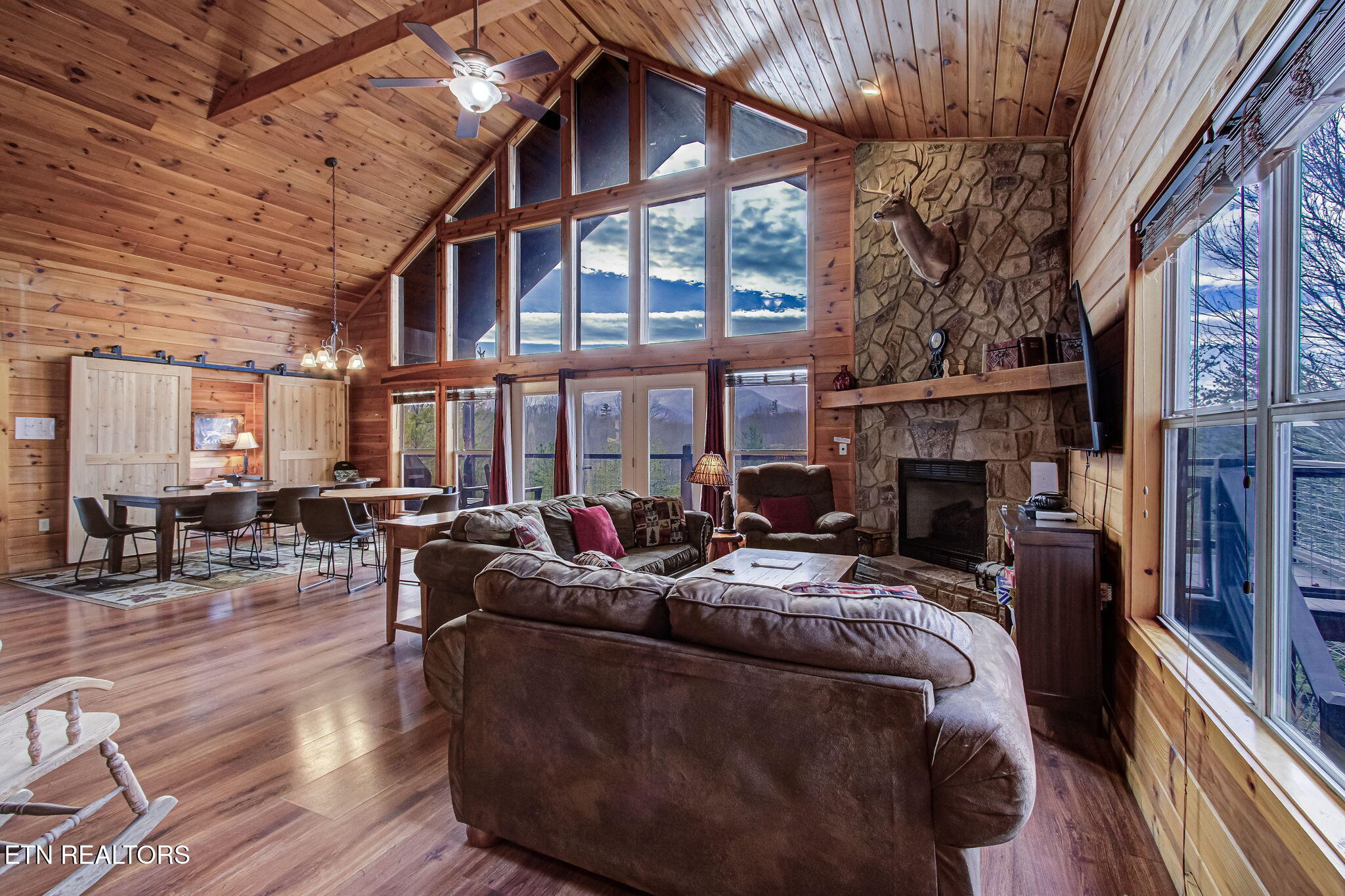 3779 Old Mountain Road Sevierville, TN 37876 - Photo 7 of 53 IMG_3466