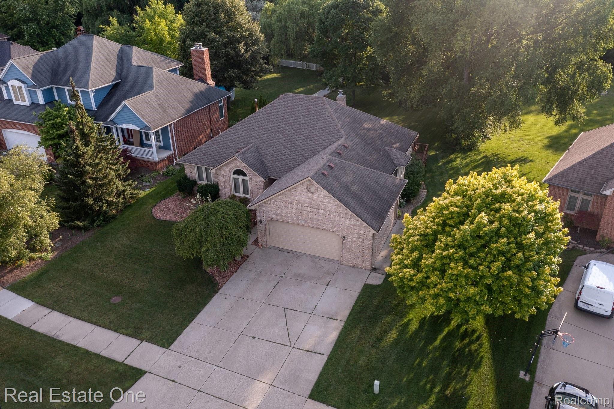 50009 Riverside Drive Macomb, MI 48044 - Photo 34 of 34 YOUR PLACE TO CALL HOME!!