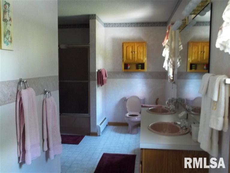 1032 West Le Claire Road Eldridge, IA 52748 - Photo 11 of 19