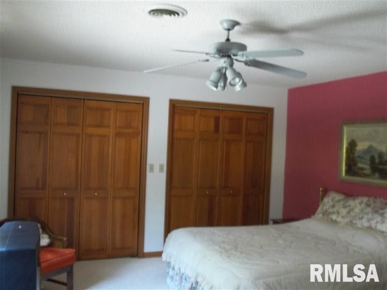 1032 West Le Claire Road Eldridge, IA 52748 - Photo 12 of 19