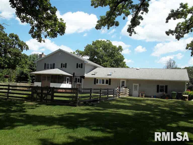 1032 West Le Claire Road Eldridge, IA 52748 - Photo 2 of 19