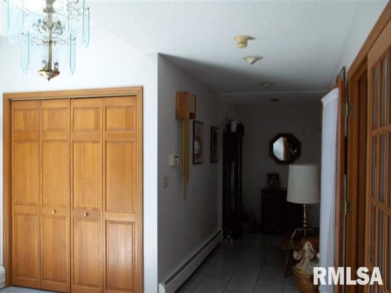 1032 West Le Claire Road Eldridge, IA 52748 - Photo 3 of 19