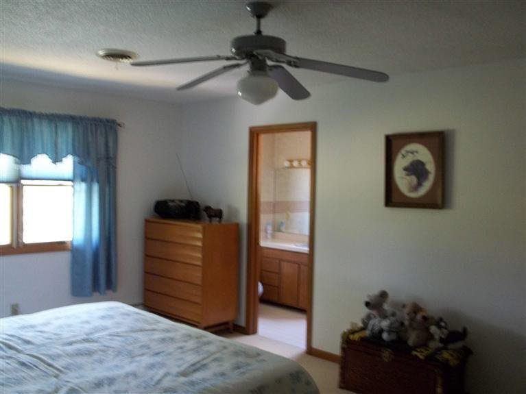 1032 West Le Claire Road Eldridge, IA 52748 - Photo 10 of 19