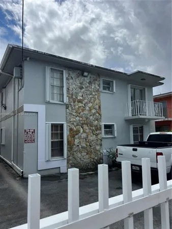 $1,880 | 1460 Southwest 4th Street, Unit 2, Miami, FL 33135