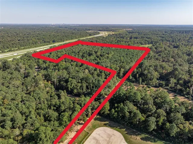 a view of a outdoor space and a lake view