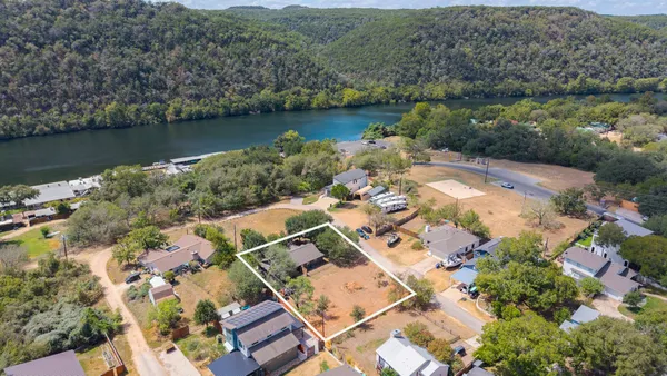 $695,000 | 1601 West Lane, Austin, TX 78732