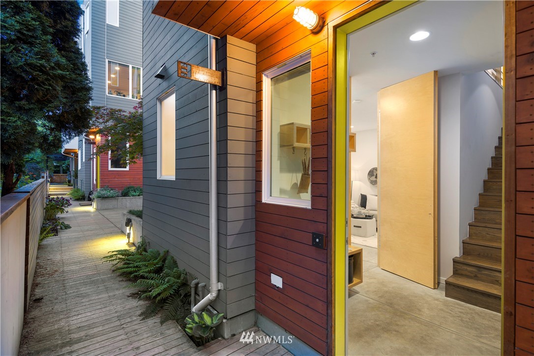 1623 14th Avenue, Unit E Seattle, WA 98122 - Photo 2 of 40 a view of an outdoor space and porch