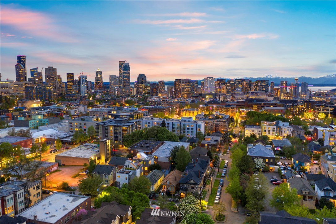 1623 14th Avenue, Unit E Seattle, WA 98122 - Photo 33 of 40 a view of a city with tall buildings