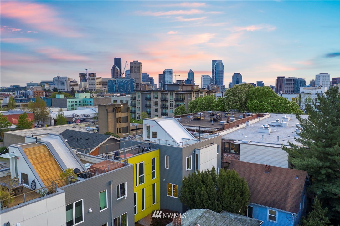 1623 14th Avenue, Unit E Seattle, WA 98122 - Photo 35 of 40 a view of a city with tall buildings