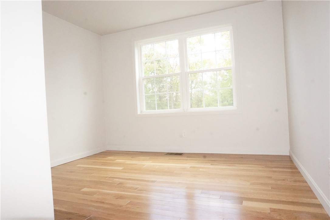 178 Highland Street Cranston, RI 02920 - Photo 16 of 34