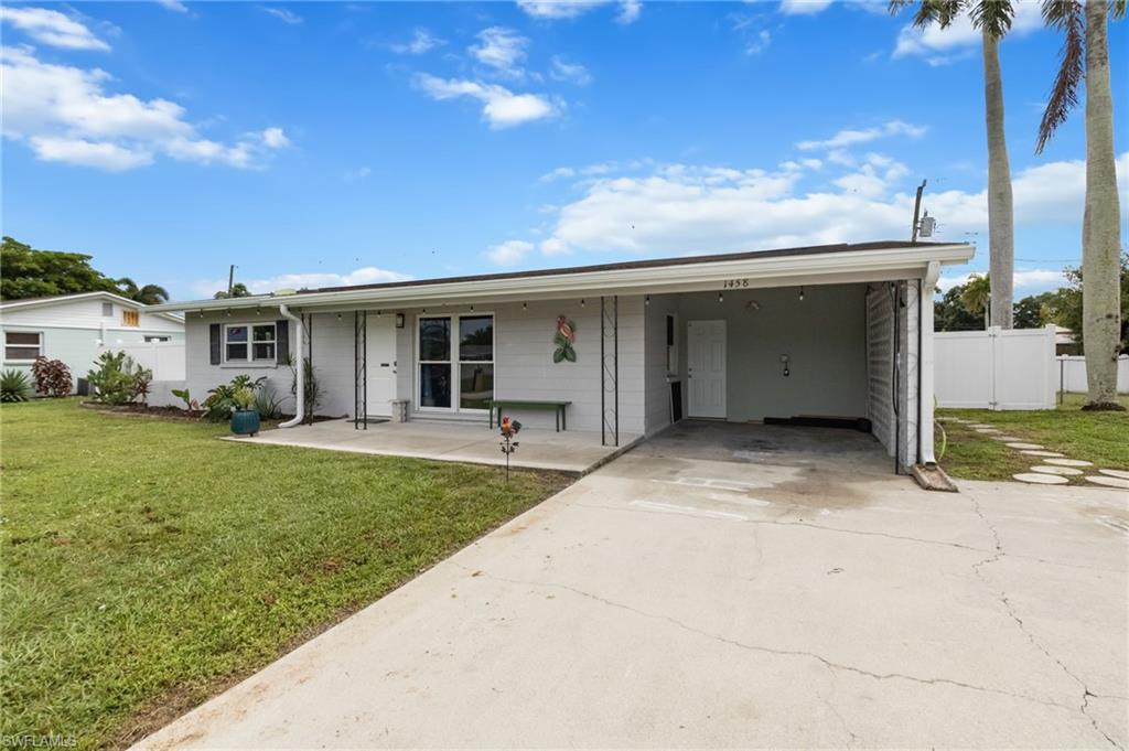 1458 Byron Road Fort Myers, FL 33919 - Photo 2 of 18 Gallery Image 2