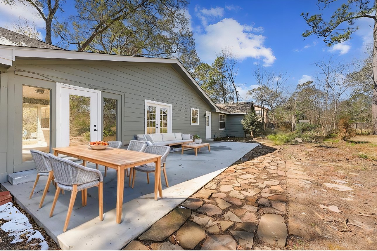 22514 Lakeway Drive Spring, TX 77373 - Photo 6 of 18 a outdoor space with lots of table and chairs