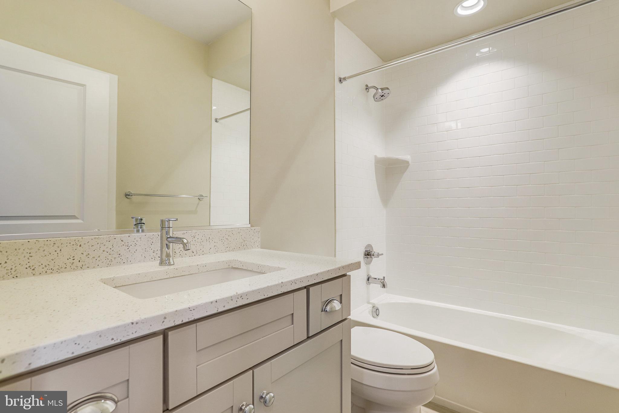 2875 Lowen Valley Road Alexandria, VA 22303 - Photo 29 of 56 Guest Full Bathroom