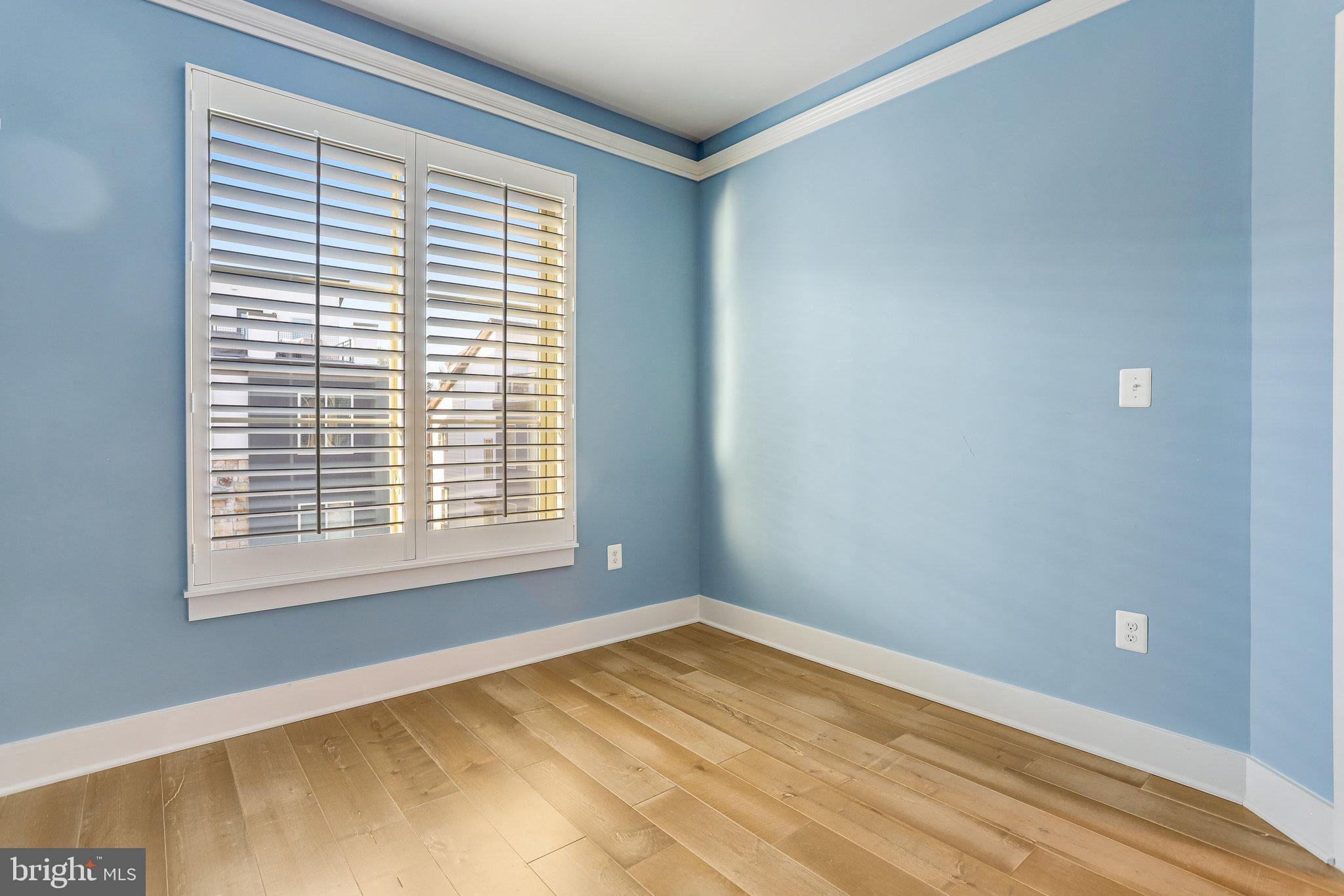 2875 Lowen Valley Road Alexandria, VA 22303 - Photo 31 of 56 Bedroom 3