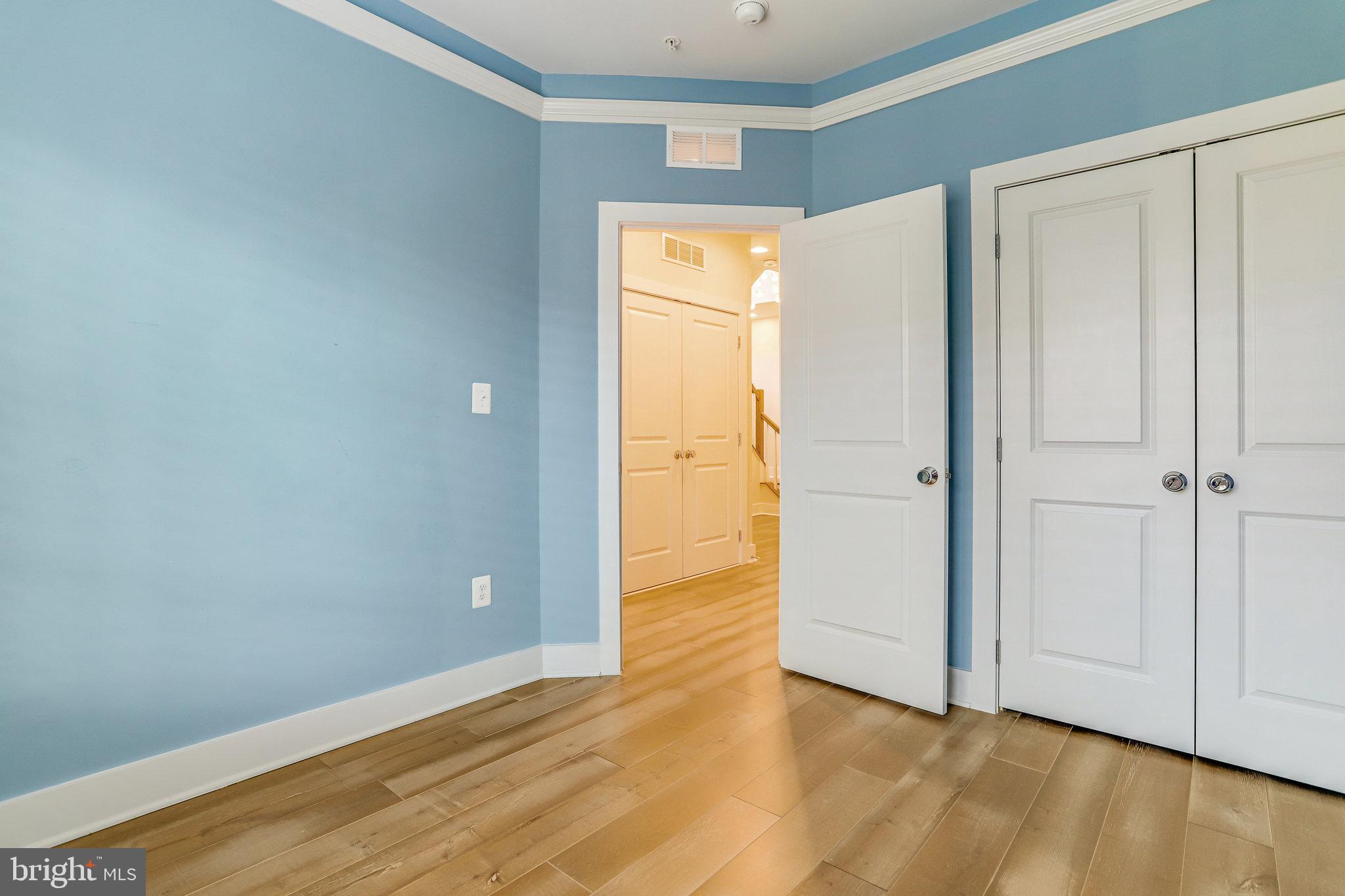 2875 Lowen Valley Road Alexandria, VA 22303 - Photo 33 of 56 Bedroom 3