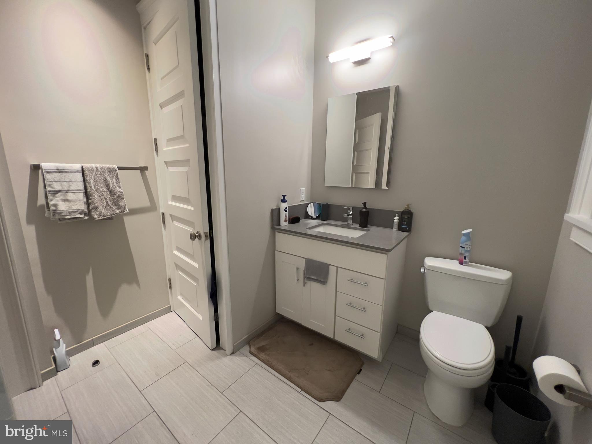 2126 Locust Street, Unit 1R Philadelphia, PA 19103 - Photo 27 of 65