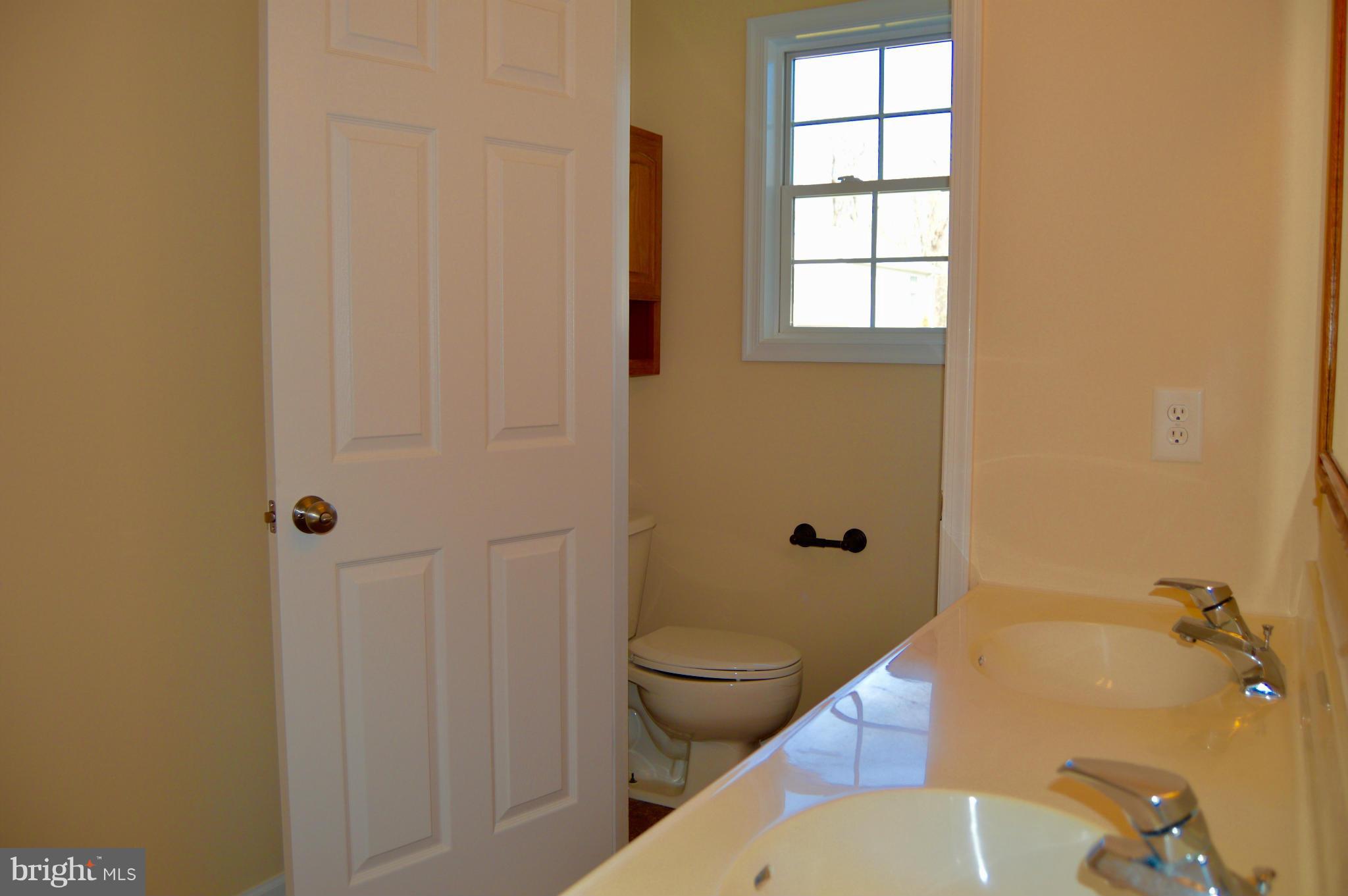 111 Michelle Drive Ranson, WV 25438 - Photo 22 of 26 Bath (Master)