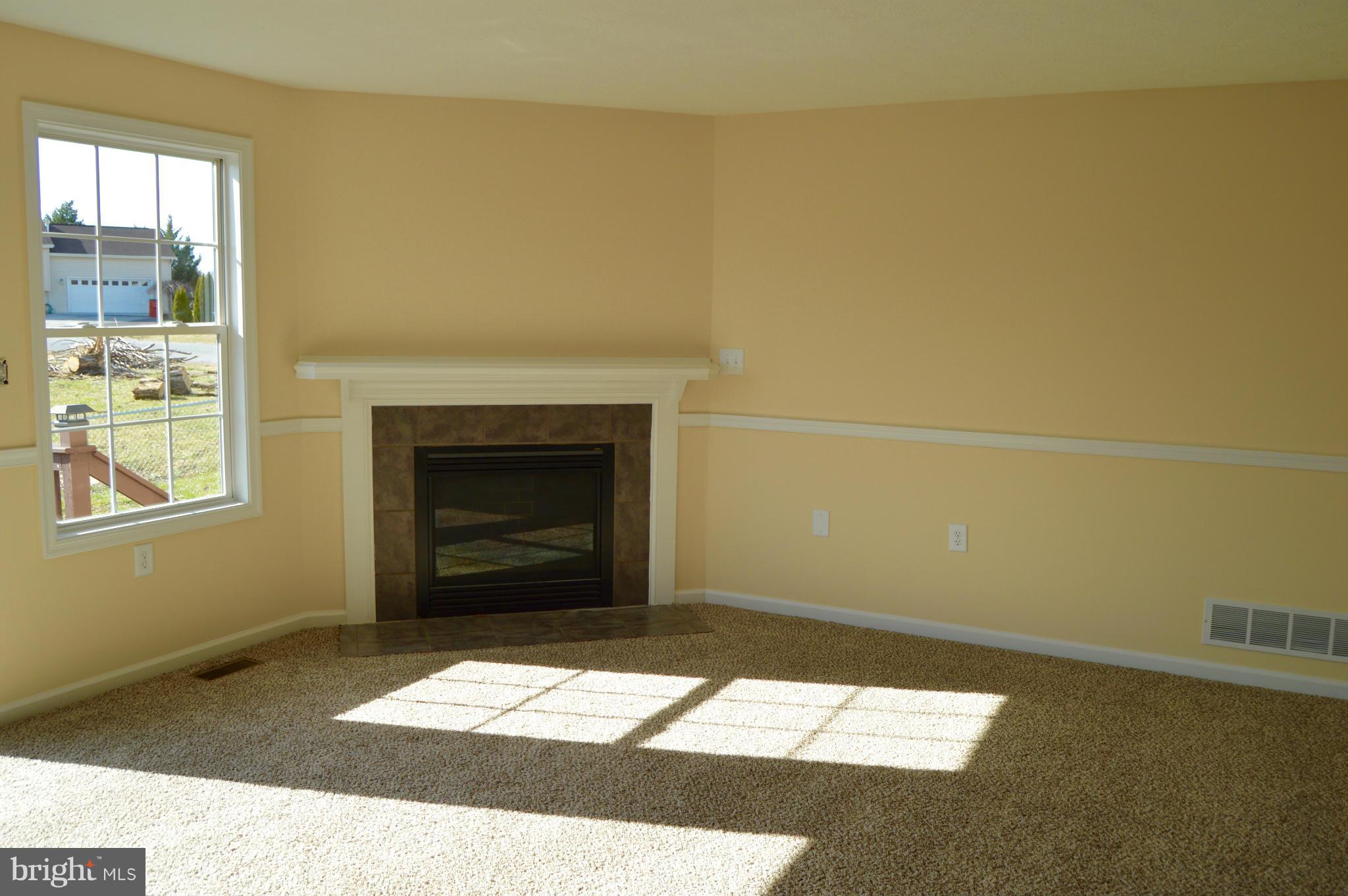 111 Michelle Drive Ranson, WV 25438 - Photo 5 of 26 Living Room