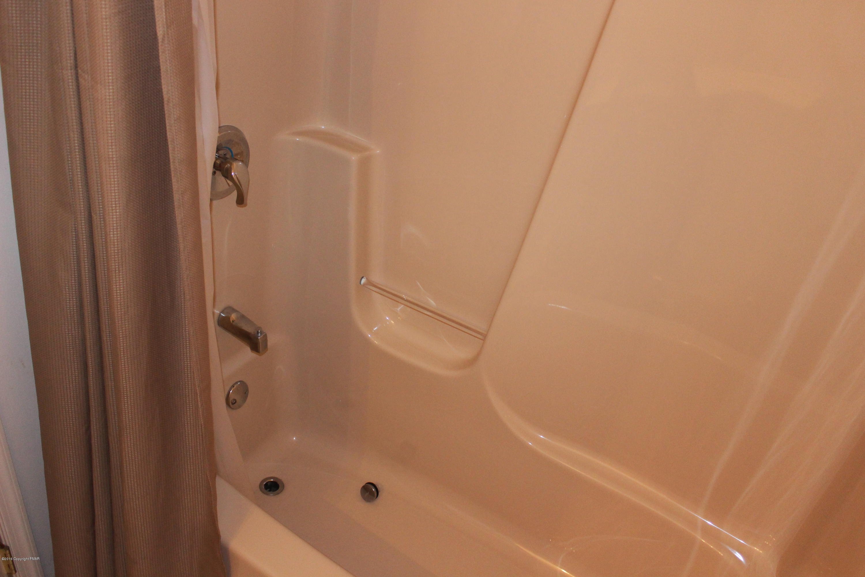 371 Coach Road Tobyhanna, PA 18466 - Photo 10 of 35 IMG_1792