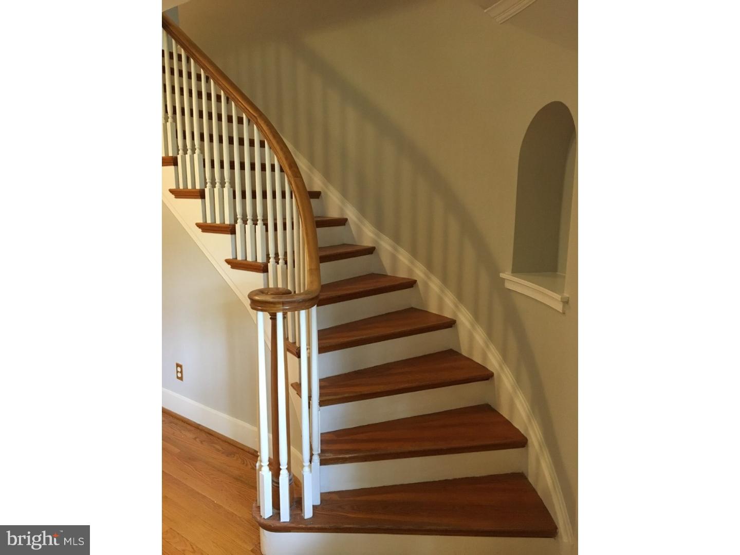 350 Rosedale Drive Pottstown, PA 19464 - Photo 8 of 25 Foyer