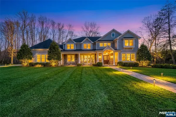 $2,790,000 | 106 Koch Lane, Old Tappan, NJ 07675
