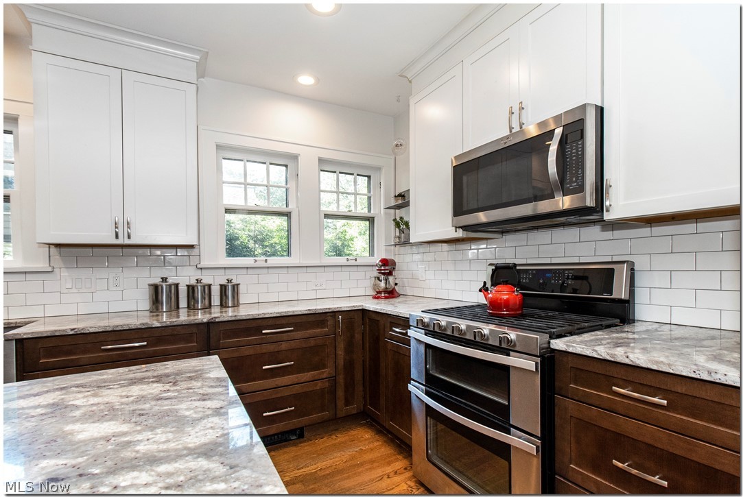 3004 Woodbury Road Cleveland, OH 44120 - Photo 4 of 35