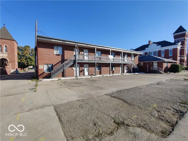 $795 | 106 West Broadway Street, Unit X, Shelbyville, IN 46176