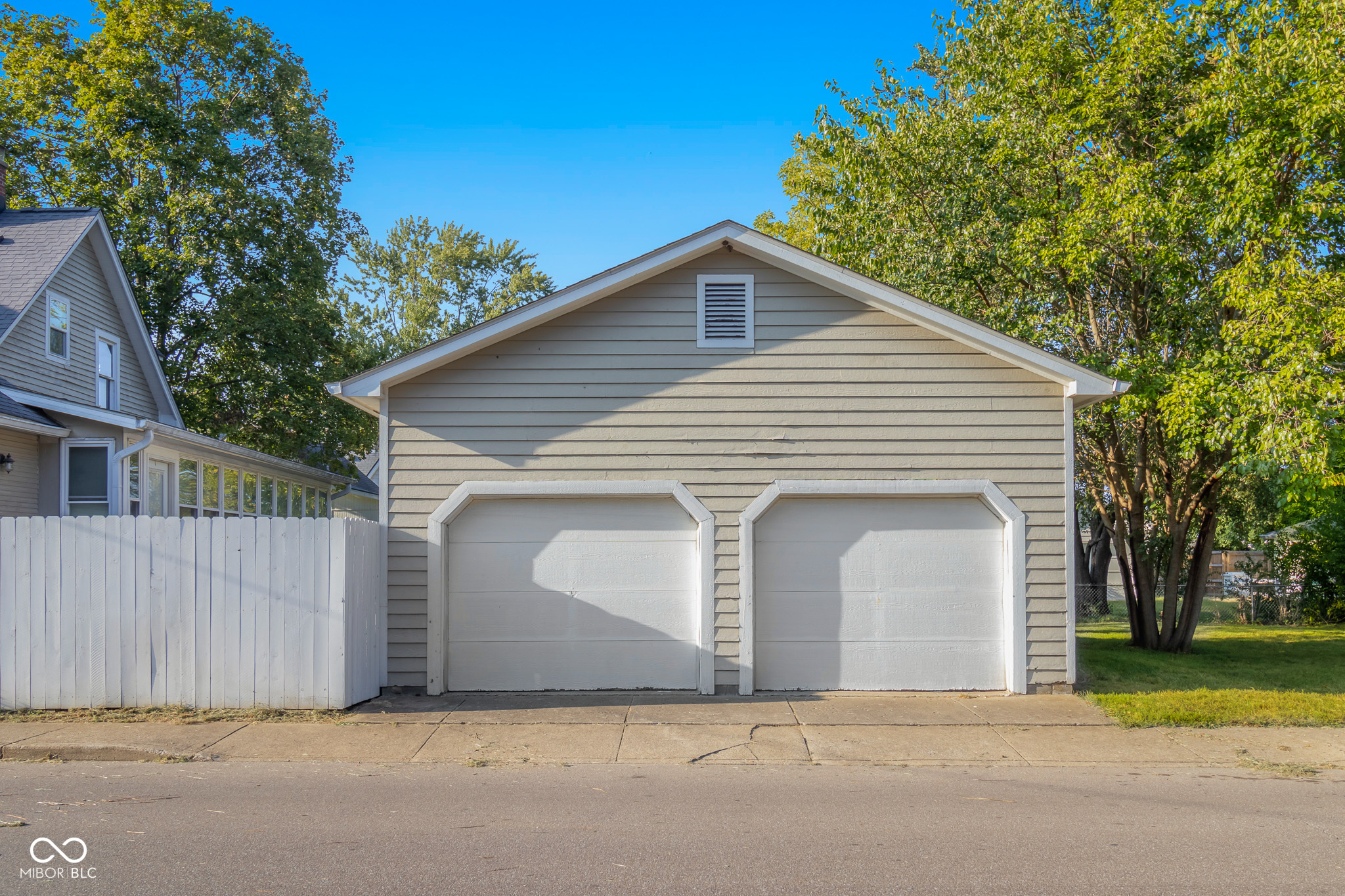 201 Lincoln Street Edinburgh, IN 46124 - Photo 3 of 52