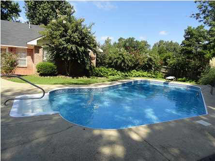 2123 Ridge Road Yazoo City, MS 39194 - Photo 19 of 46 My oh my, what a pool.