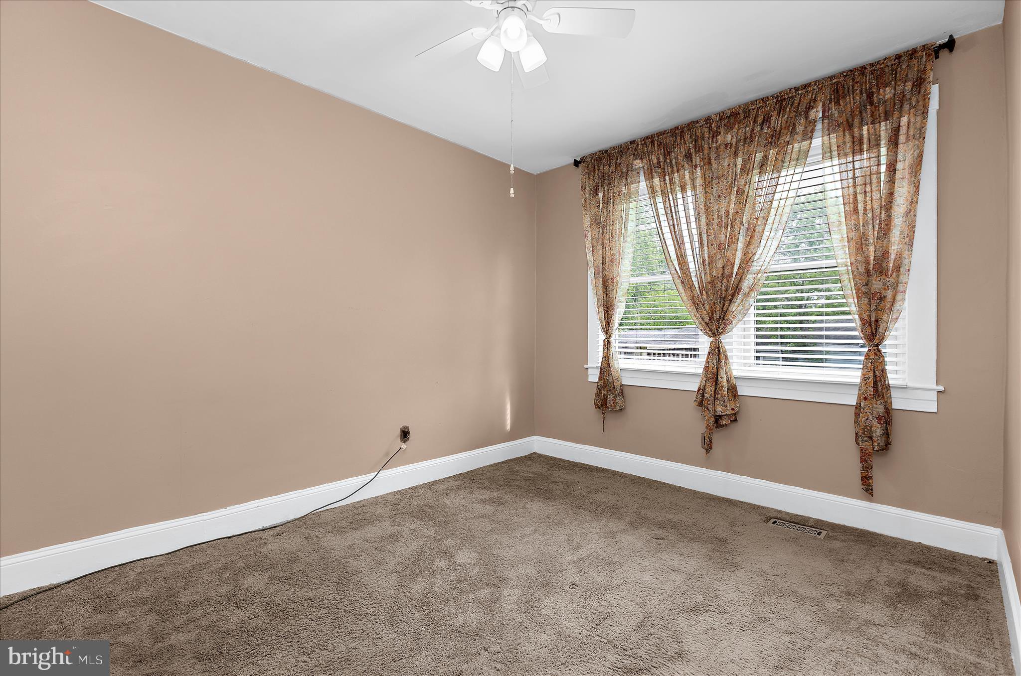 40 Hampton Road Linthicum Heights, MD 21090 - Photo 20 of 44