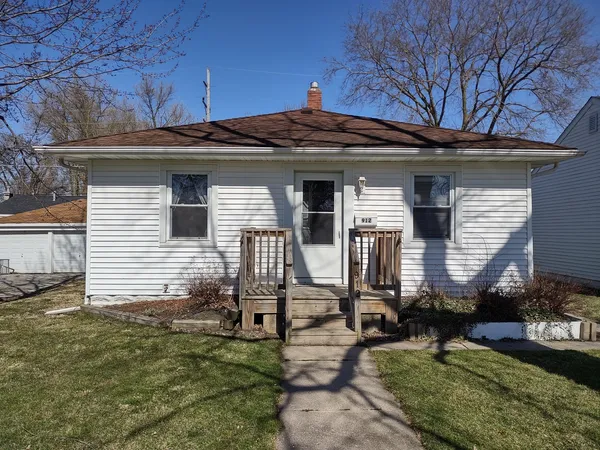 $210,000 | 912 Douglas Street, Morris, IL 60450