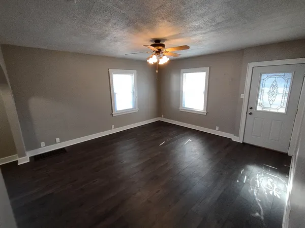 $210,000 | 912 Douglas Street, Morris, IL 60450