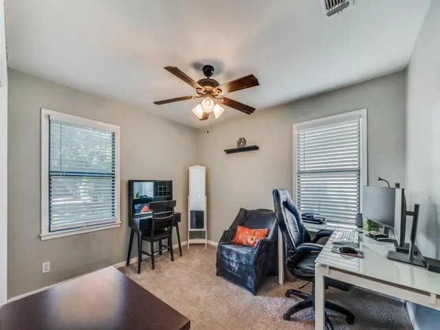 $214,900 | 103 Northeast Murphy Road, Burleson, TX 76028