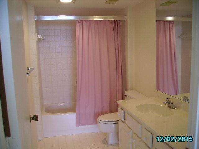 7819 Lakeside Boulevard, Unit 882 Boca Raton, FL 33434 - Photo 11 of 17 Bathroom #1