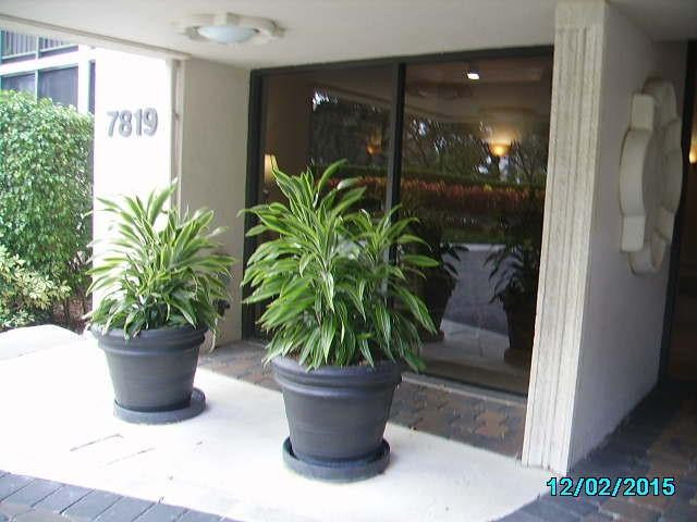 7819 Lakeside Boulevard, Unit 882 Boca Raton, FL 33434 - Photo 16 of 17 Front Exterior