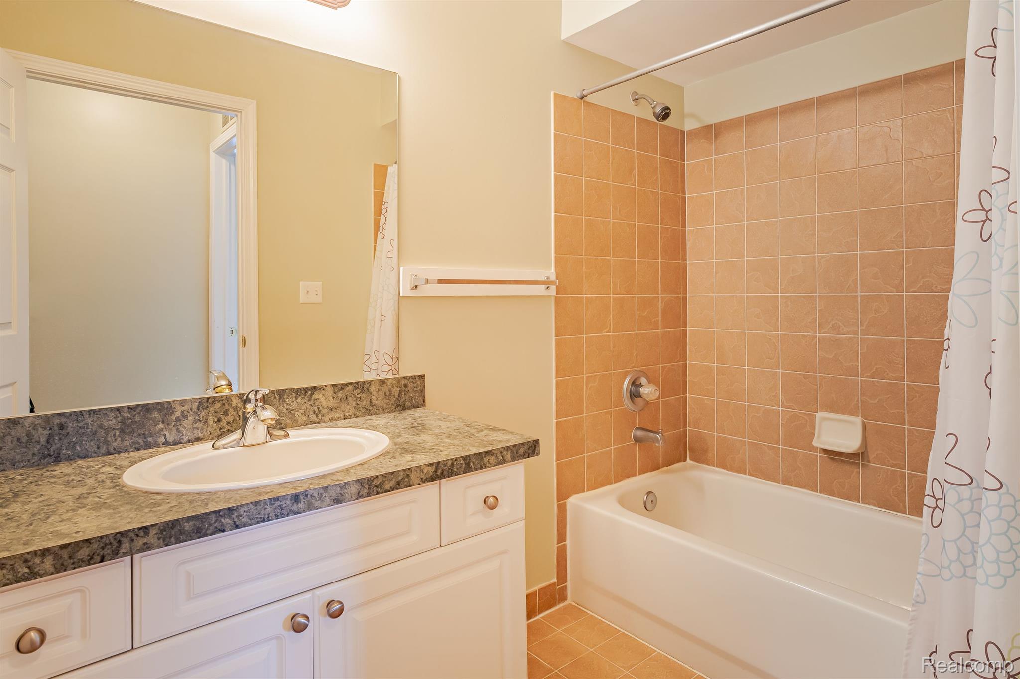 3553 Oakmonte Boulevard, Unit 48 Rochester, MI 48306 - Photo 22 of 32 Gallery Image 22