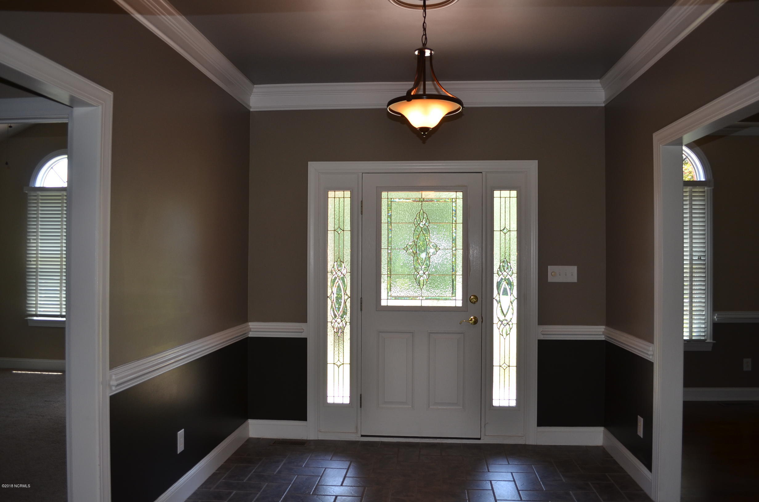 604 Taberna Circle New Bern, NC 28562 - Photo 12 of 34 Foyer 1