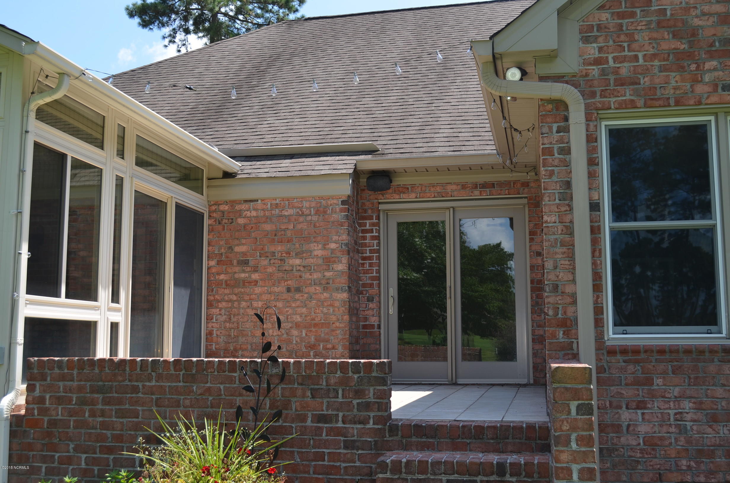 604 Taberna Circle New Bern, NC 28562 - Photo 3 of 34 Exterior 3