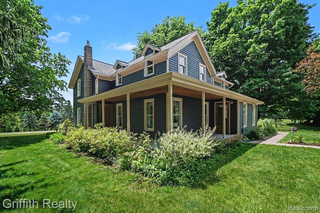 3970 Van Amberg Road Brighton, MI 48114 - Photo 4 of 42