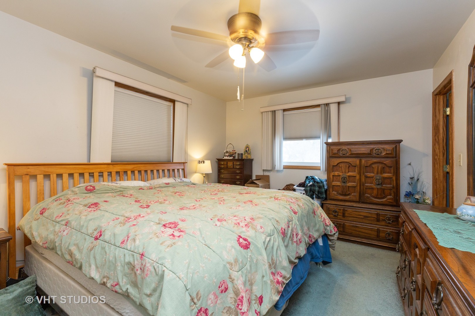 41W550 Lenz Road Elgin, IL 60124 - Photo 4 of 22