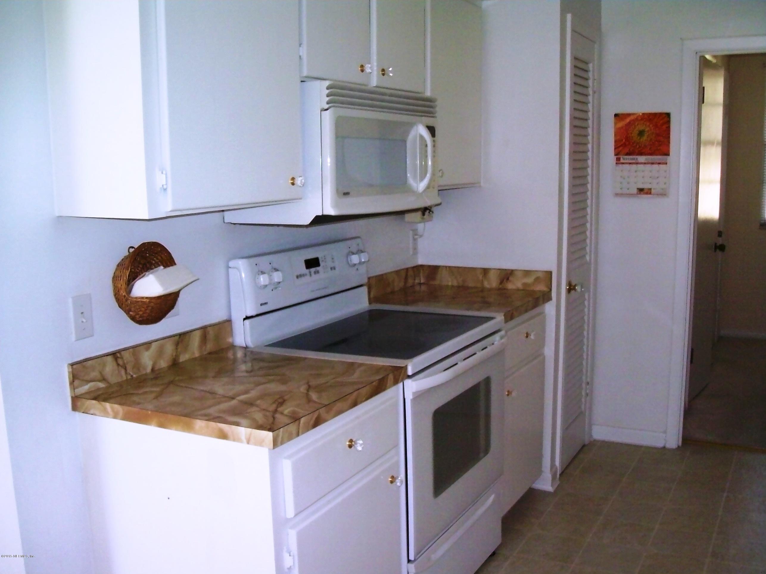 1077 Southeast 46th Loop Keystone Heights, FL 32656 - Photo 14 of 46 14) Stove